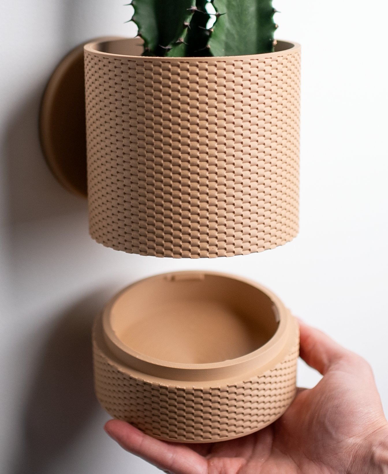 The Straight Weave - Wall Planter - Loffa Design